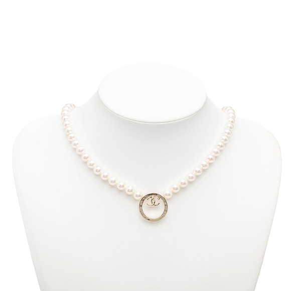 Pre-Loved Chanel CC Faux Pearl Necklace - Picture 5 of 5